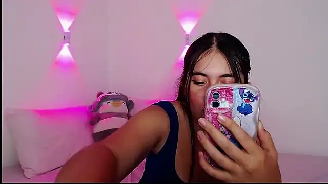 mia montanna online show from April 13, 2026, 4:05 am