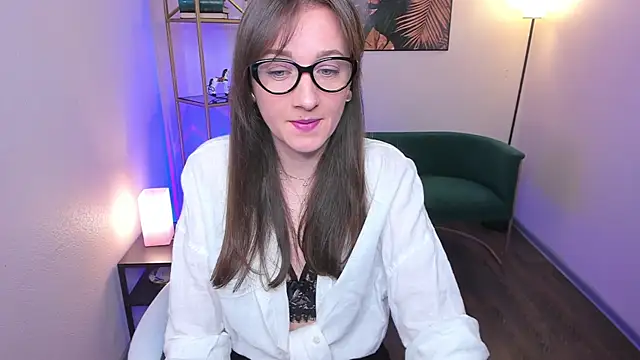 EmmaJc online show from April 17, 2026, 10:40 am