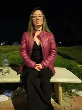 VALELUXX online show from July 2, 2026, 2:12 am