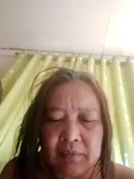 jeanyummytits online show from May 20, 2026, 5:59 am