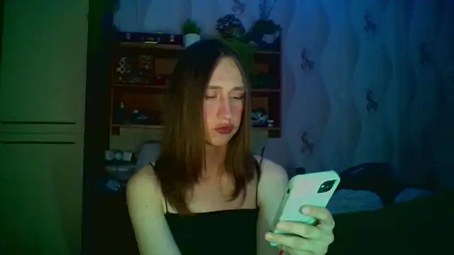 yullinka online show from April 12, 2026, 11:30 pm