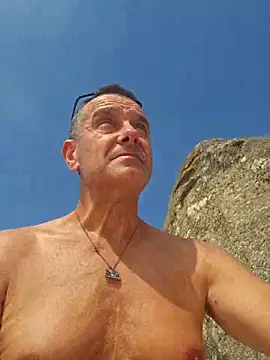 loulouferrari online show from June 21, 2026, 3:40 pm