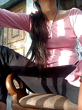 Snapshot of Miss_Divyaa chatting on May 17, 2026, 12:27 pm Miss Divyaa online show from May 17, 2026, 12:27 pm
