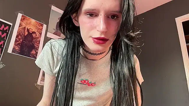 Snapshot of Niky_Long chatting on April 13, 2026, 3:05 pm Niky Long online show from April 13, 2026, 3:05 pm