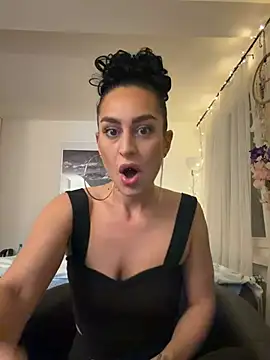CurlyRouge online show from May 9, 2026, 11:08 pm