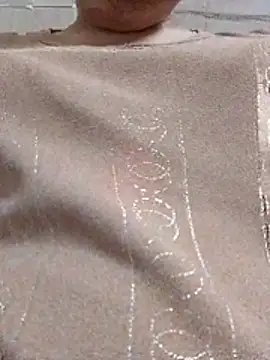 Snapshot of Maya-35 chatting on April 14, 2026, 3:28 pm Maya-35 online show from April 14, 2026, 3:28 pm