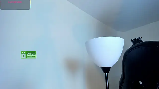 Ravenelle  online show from May 13, 2026, 11:45 pm