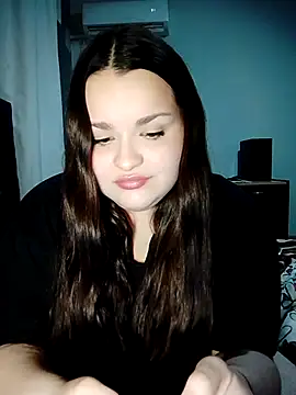 Snapshot of estrell4 chatting on July 1, 2026, 10:43 pm estrell4 online show from July 1, 2026, 10:43 pm