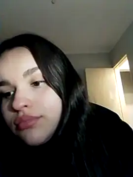 estrell4 online show from April 24, 2026, 12:23 am