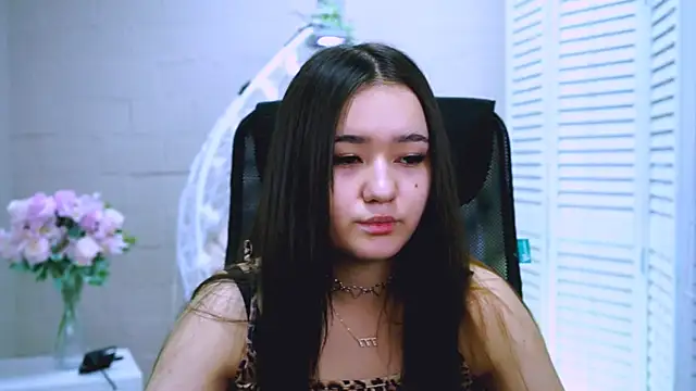 AmiMeow  online show from April 19, 2026, 5:52 am