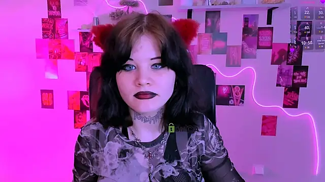 nikki kiss  online show from May 15, 2026, 8:56 am