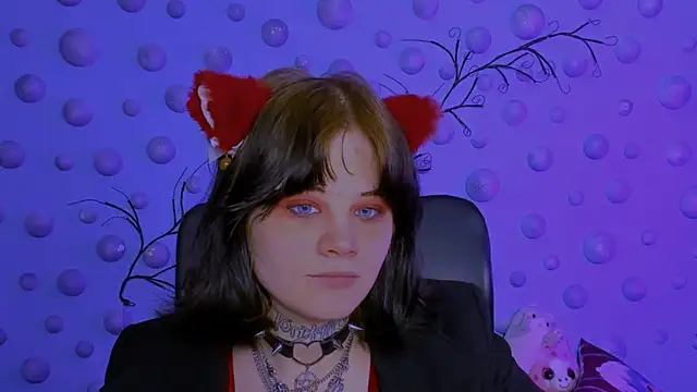 nikki kiss  online show from April 29, 2026, 8:51 am