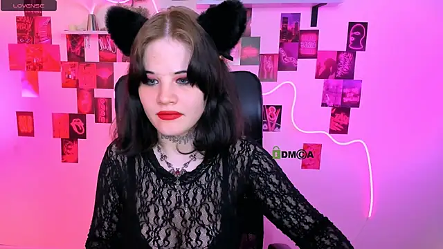 nikki kiss  online show from May 27, 2026, 9:16 am