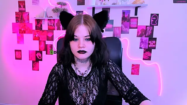 nikki kiss  online show from May 25, 2026, 9:08 am