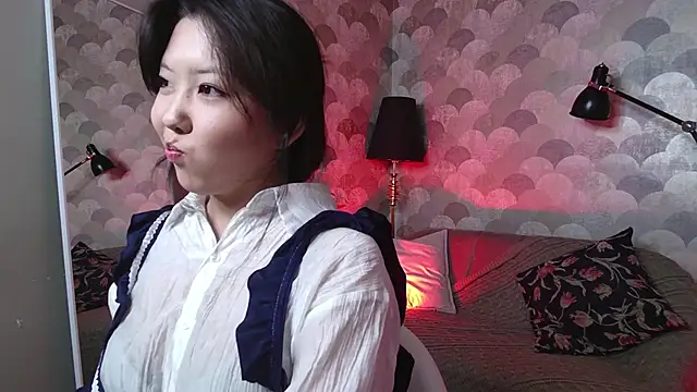 AzureMimi online show from May 1, 2026, 1:49 pm