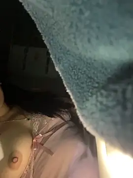 Snapshot of daisy-yeu chatting on April 16, 2026, 9:39 pm daisy-yeu online show from April 16, 2026, 9:39 pm