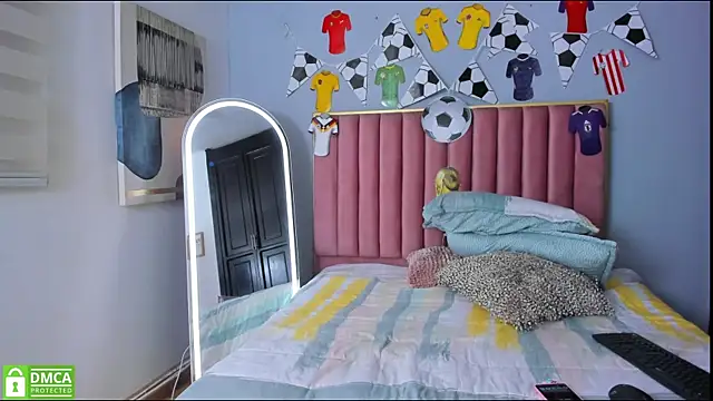 butterflydoll  online show from July 15, 2026, 6:26 pm