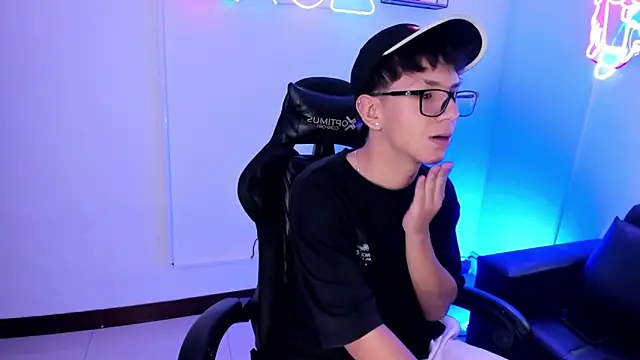 Adrien silex online show from April 16, 2026, 2:18 pm