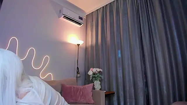 Sophia cutegirly online show from June 3, 2026, 1:56 pm