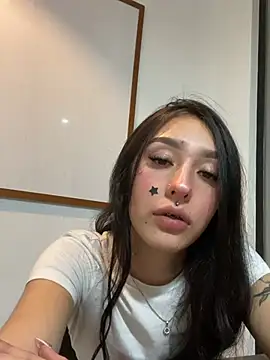 NickieCute- online show from May 12, 2026, 8:04 pm