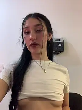 NickieCute- online show from April 28, 2026, 10:14 pm