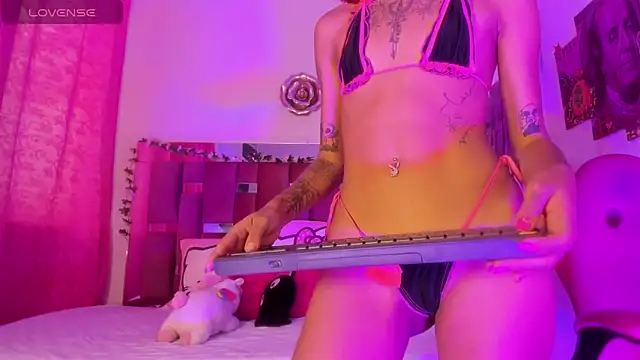 LiilithNyx online show from May 5, 2026, 9:18 pm