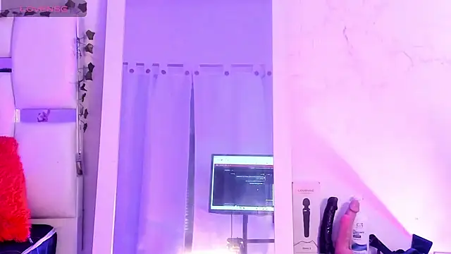 LiilithNyx online show from May 8, 2026, 7:39 pm