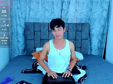 IhanKing online show from June 4, 2026, 8:02 pm