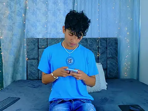 IhanKing online show from May 24, 2026, 6:52 pm