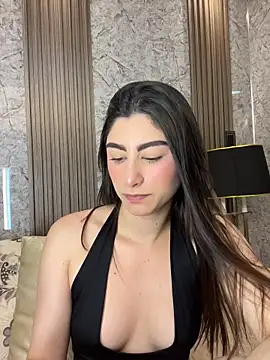 Snapshot of evelyn_hills chatting on June 13, 2026, 3:10 pm evelyn hills online show from June 13, 2026, 3:10 pm