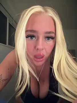 Snapshot of Vanillaheavennn chatting on April 13, 2026, 8:46 pm Vanillaheavennn online show from April 13, 2026, 8:46 pm