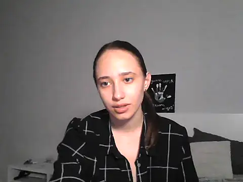 Snapshot of DarkMirel chatting on June 6, 2026, 6:46 pm DarkMirel online show from June 6, 2026, 6:46 pm