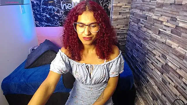 Snapshot of molly_bianco chatting on April 14, 2026, 10:04 pm molly bianco online show from April 14, 2026, 10:04 pm