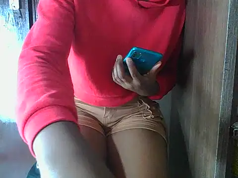 Snapshot of pinky2026chichie chatting on April 17, 2026, 9:45 am pinky2026chichie online show from April 17, 2026, 9:45 am