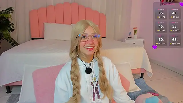 Snapshot of sweett_fire chatting on May 9, 2026, 5:38 pm sweett fire online show from May 9, 2026, 5:38 pm