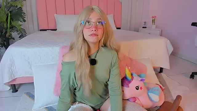 Snapshot of sweett_fire chatting on May 16, 2026, 5:56 pm sweett fire online show from May 16, 2026, 5:56 pm