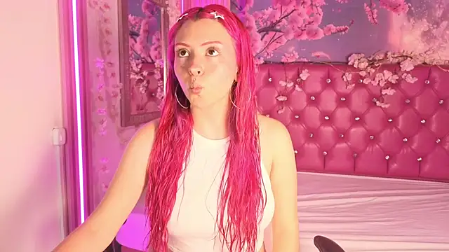 NinaKitty  online show from April 15, 2026, 9:04 pm