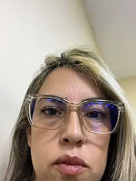 Aphril Iris online show from April 29, 2026, 11:44 pm