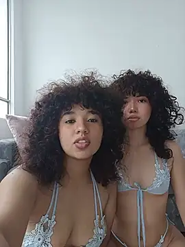 Chloe and Violeta online show from July 23, 2026, 4:36 pm
