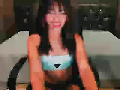 Snapshot of Zafiro_Bluex chatting on April 14, 2026, 12:04 am Zafiro Bluex online show from April 14, 2026, 12:04 am