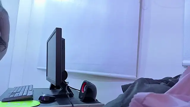 Eli lujuria online show from April 18, 2026, 4:15 am