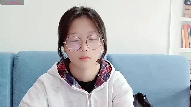 Snapshot of Miss-ping chatting on April 15, 2026, 3:23 am Miss-ping online show from April 15, 2026, 3:23 am