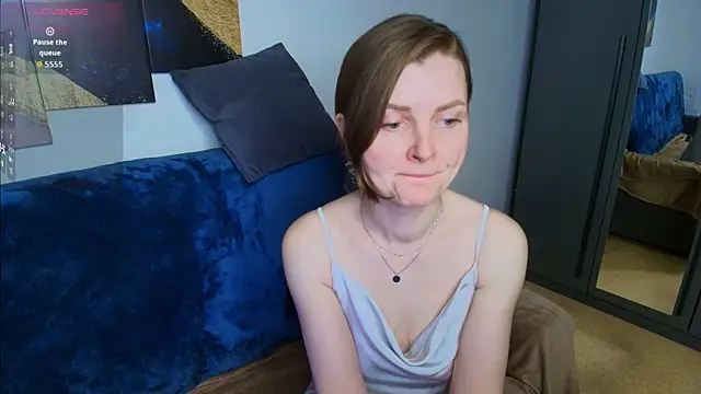 Liza  Evans online show from May 29, 2026, 2:06 am