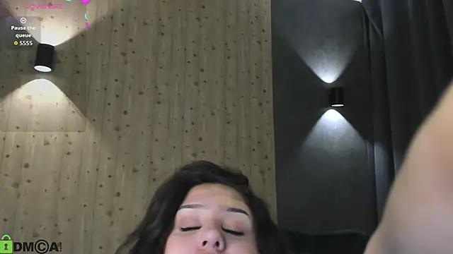 nicolewoss online show from June 3, 2026, 4:13 am