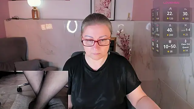 Alexandra Kind online show from May 2, 2026, 8:25 pm