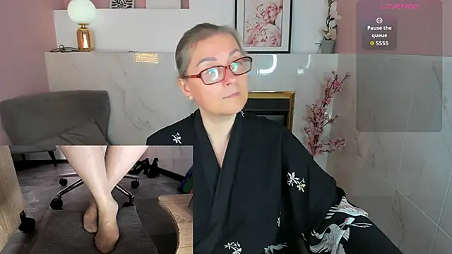 Alexandra Kind online show from June 14, 2026, 8:54 pm