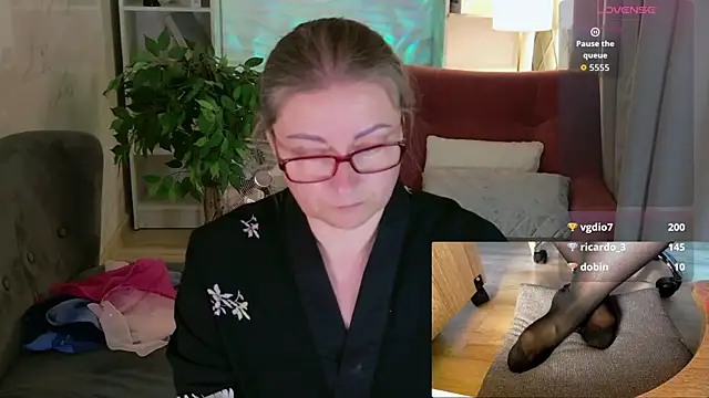 Alexandra Kind online show from July 8, 2026, 2:03 am