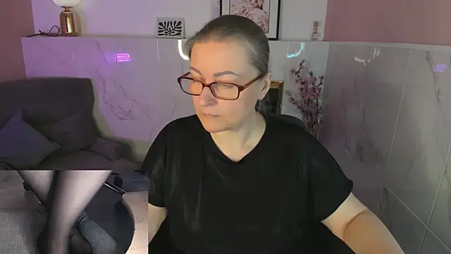 Alexandra Kind online show from April 26, 2026, 8:50 pm