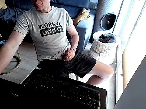 Snapshot of KoneserZmyslow chatting on June 10, 2026, 11:44 am KoneserZmyslow online show from June 10, 2026, 11:44 am