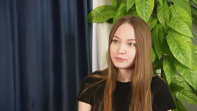 PattieGrzywinski online show from April 17, 2026, 11:02 am